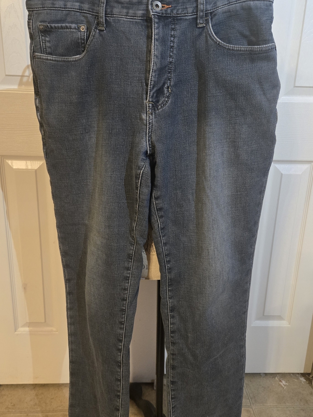Vintage Classic Straight Leg Jeans in Faded Blue